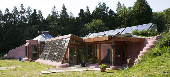 800px-earthship_brighton_front